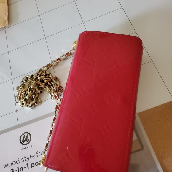 Louis Vuitton Vernis Sarah Chain wallet - Picture 15 of 16